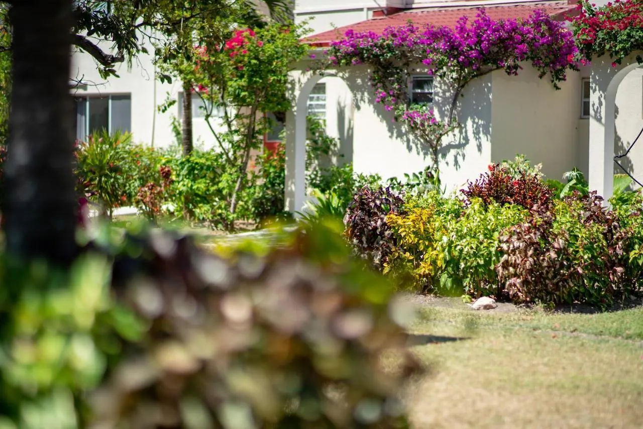 Antigua Village Beach Resort Dickenson Bay 3*,